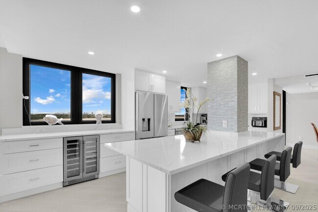 Foto del edificio - 5380 N Ocean Dr