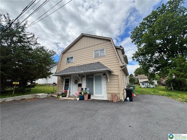 Building Photo - 135 N Cedar St