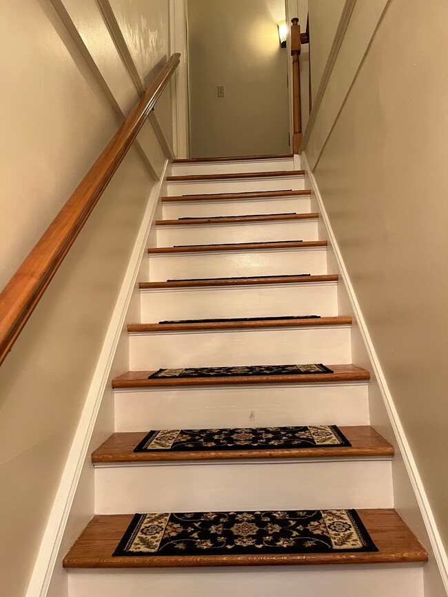 Stairway to your heavenly apartment - 53 Willow Ln