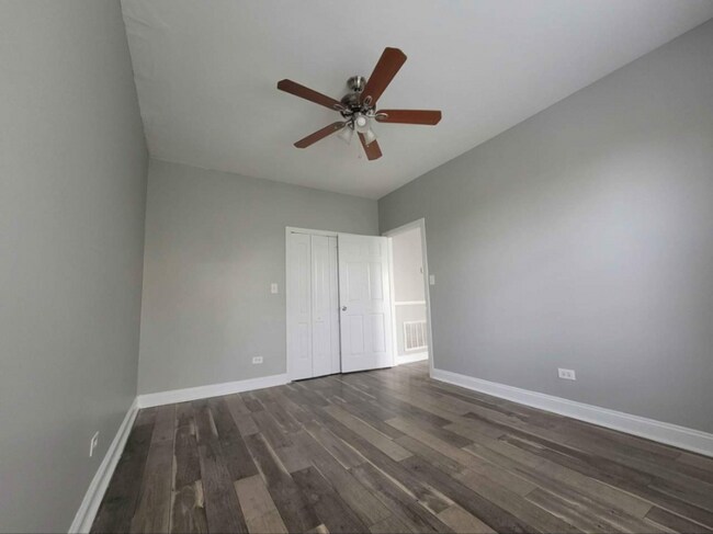 Foto del edificio - 527 N Homan Ave.