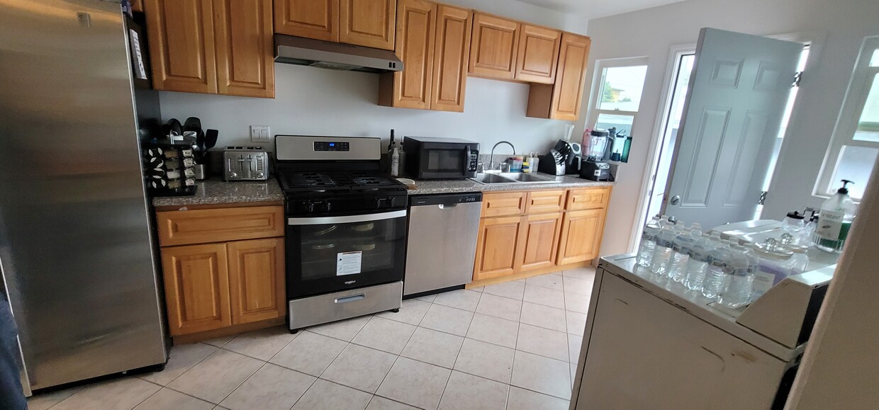 Foto principal - 1507 W Commonwealth Ave