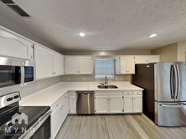 Foto del edificio - 308 Pine Ridge Ln