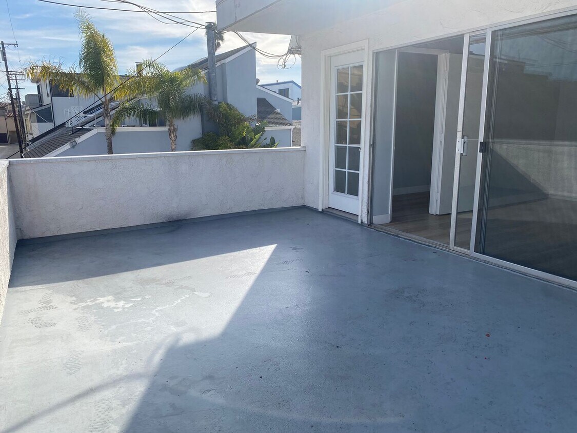 Primary Photo - 900 W Balboa Blvd