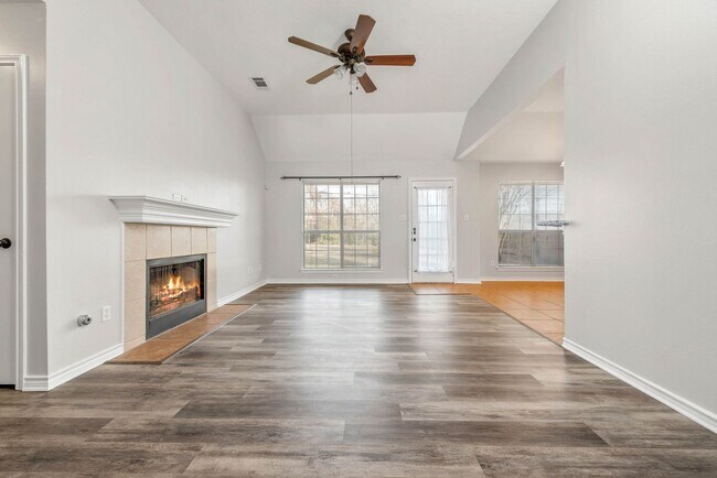 Foto del edificio - FALL 2024 PRE-LEASE 4bed/2bath House Close...