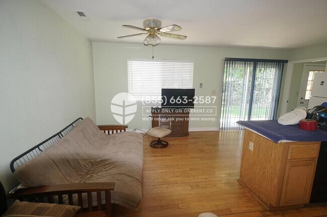 Foto del edificio - 10735 N Stelling Rd