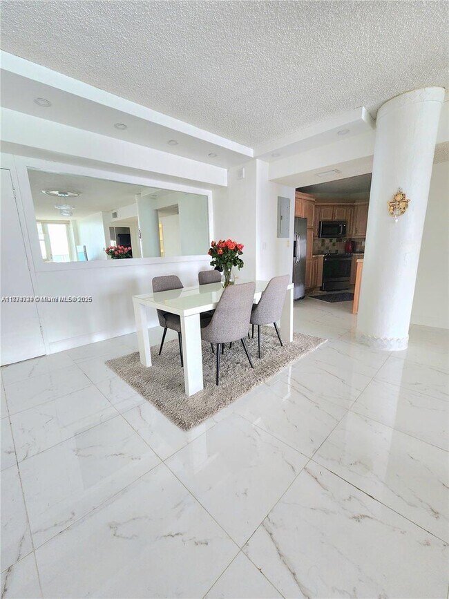 Foto del edificio - 3725 S Ocean Dr