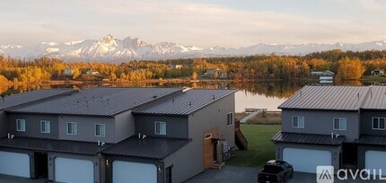 Building Photo - 2975 E Palmdale Dr