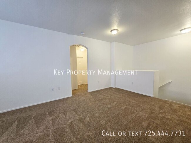 Building Photo - 2 BEDROM HOME W/ ATTACHED 1 CAR GARAGE IN ...