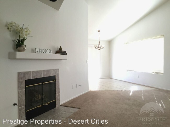 Building Photo - 58319 Mountain View Trl