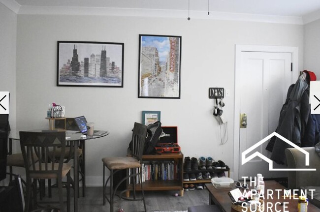 Photo - 3817.5 N Greenview Ave Apartment