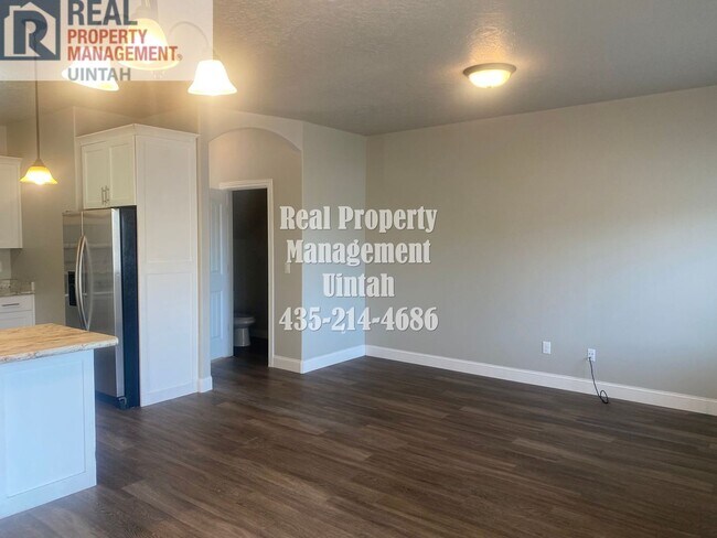 Foto del edificio - 3 bed 2.5 bath townhome in Fox Run