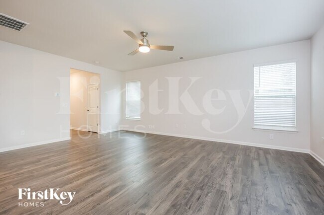 Building Photo - 116 Wild Lily Dr