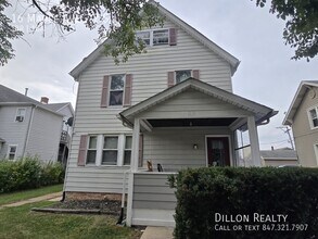 Building Photo - 16 Maple Ave