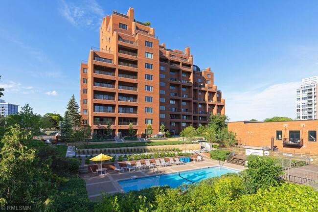 Foto del edificio - 100 2nd St SE