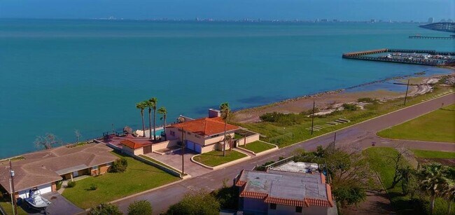 Foto del edificio - 602 N Shore Dr E