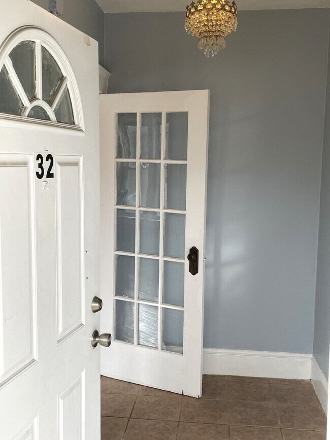 Foto del edificio - "Charming 3-Bedroom Apartment in Worcester...