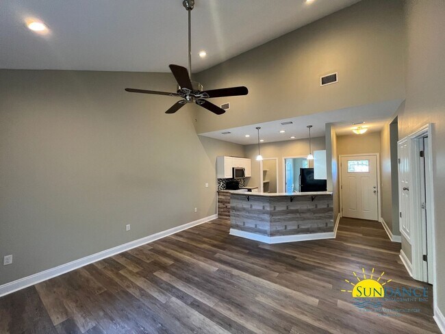 Foto del edificio - Beautiful 3 Bedroom Duplex In Defuniak Springs