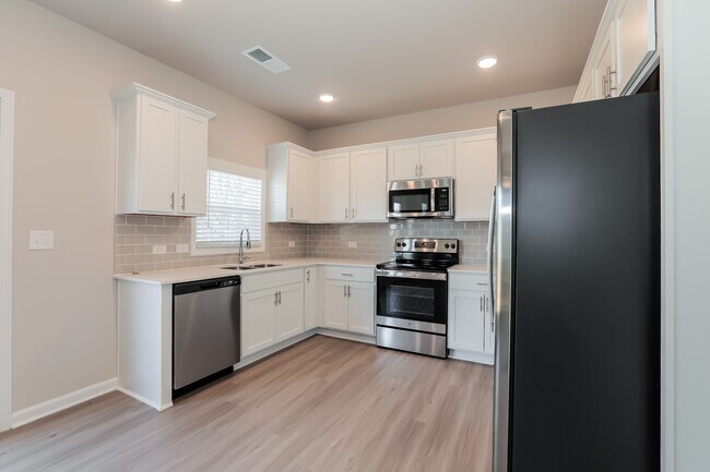 Building Photo - 3453 Sugarberry Dr