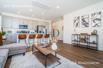 Building Photo - 5559 Lauretta St