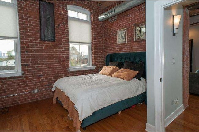 Master Bedroom - 2551 Trenton Ave