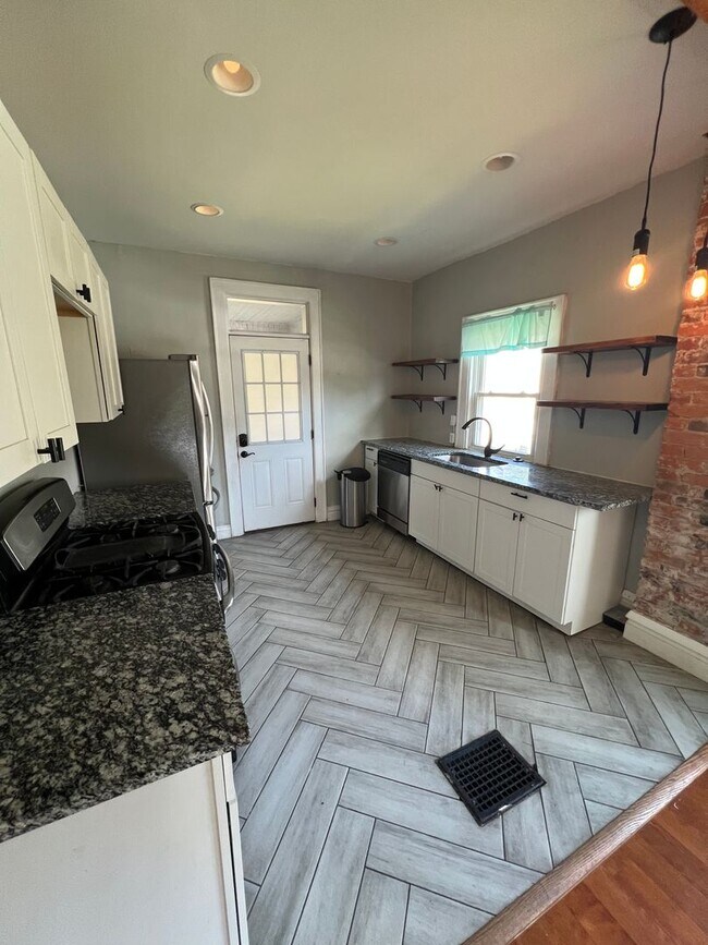 199519971997 N 4th St Unit 1997, Columbus, OH 43201 Room for Rent