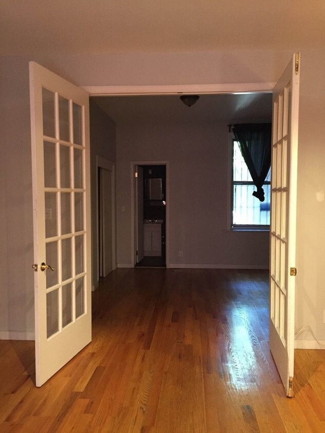 Primary Photo - 55 Grove St