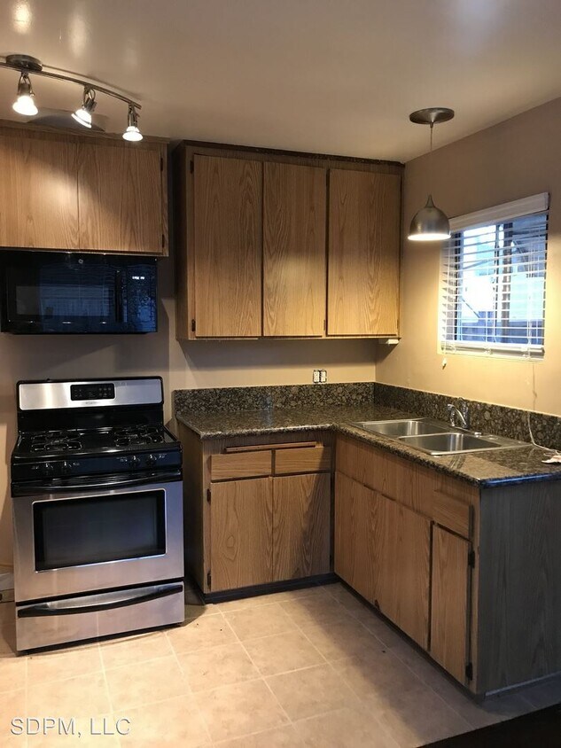 Primary Photo - 4582-4588 50th St
