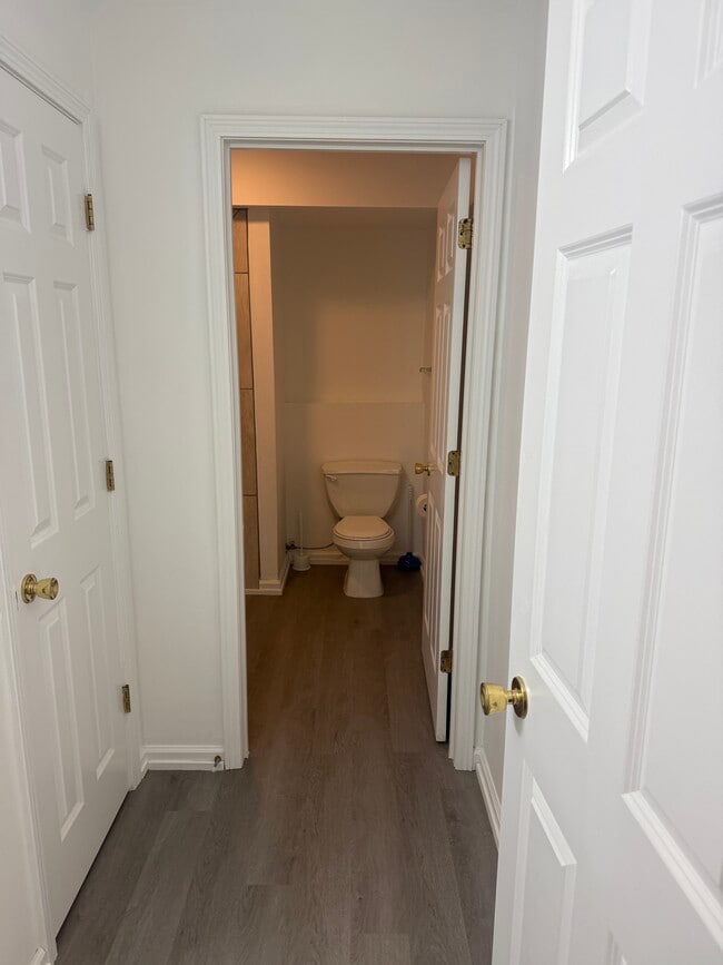 Building Photo - 122 Jeffrey St