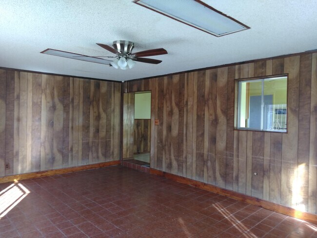 Building Photo - 901 Richard Dr