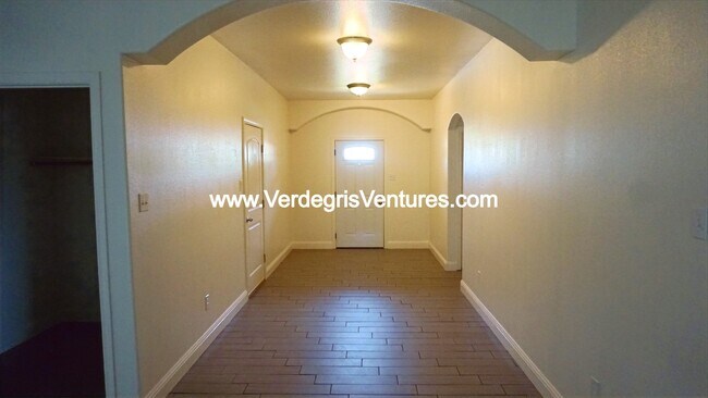 Foto del edificio - 9520 Prairieview Dr
