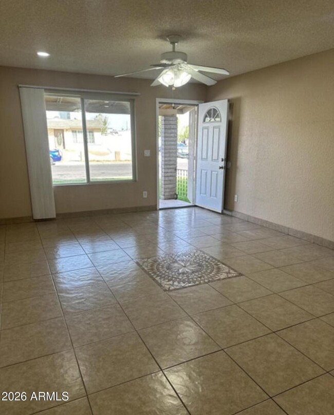 Building Photo - 2916 N 87th Ln