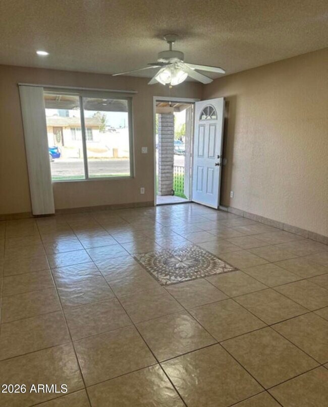 Foto del edificio - 2916 N 87th Ln