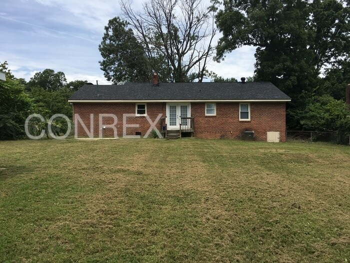 Building Photo - 1904 E Lee Rd