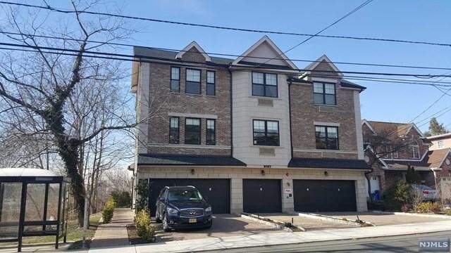 Foto principal - 2127 Linwood Ave
