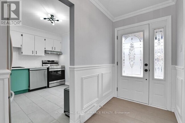 Photo du bâtiment - 1286 Cedarcroft Crescent