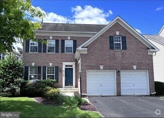 Building Photo - 43103 Lake Ridge Pl