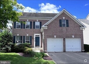 Building Photo - 43103 Lake Ridge Pl