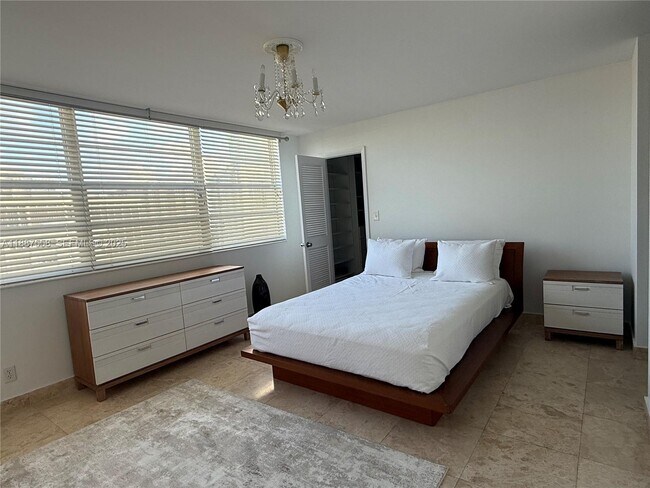 Foto del edificio - 3161 S Ocean Dr