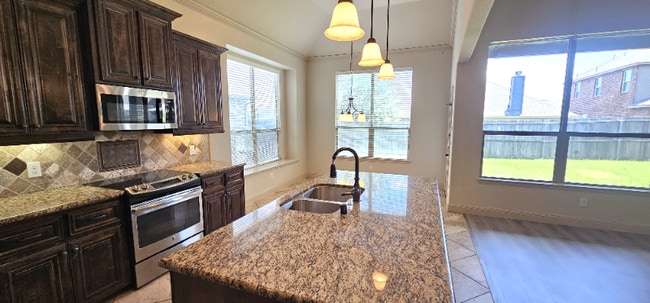 Building Photo - 944 Lake Meadow Ln