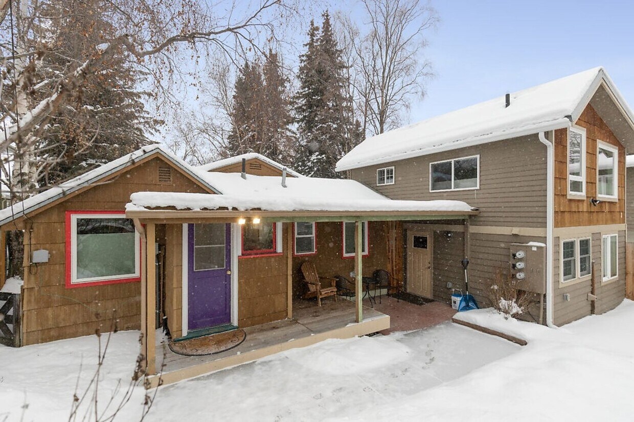 326 W 11th Ave, Anchorage, AK 99501 House Rental in Anchorage, AK