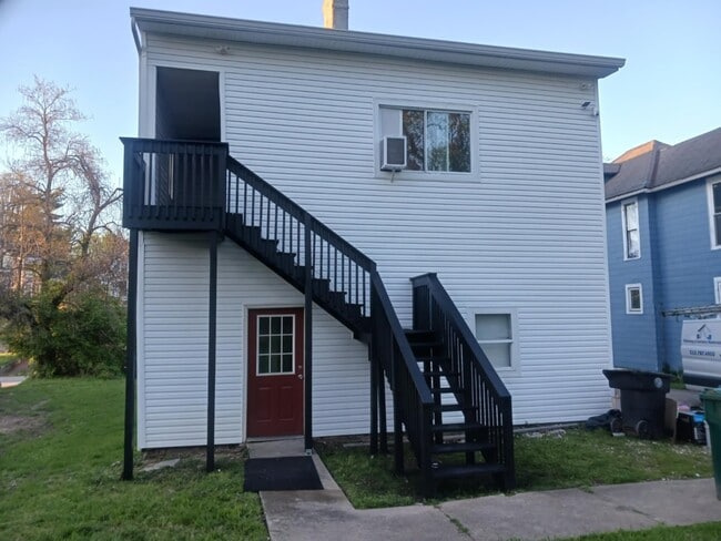 Building Photo - 1325 Lincoln Ave