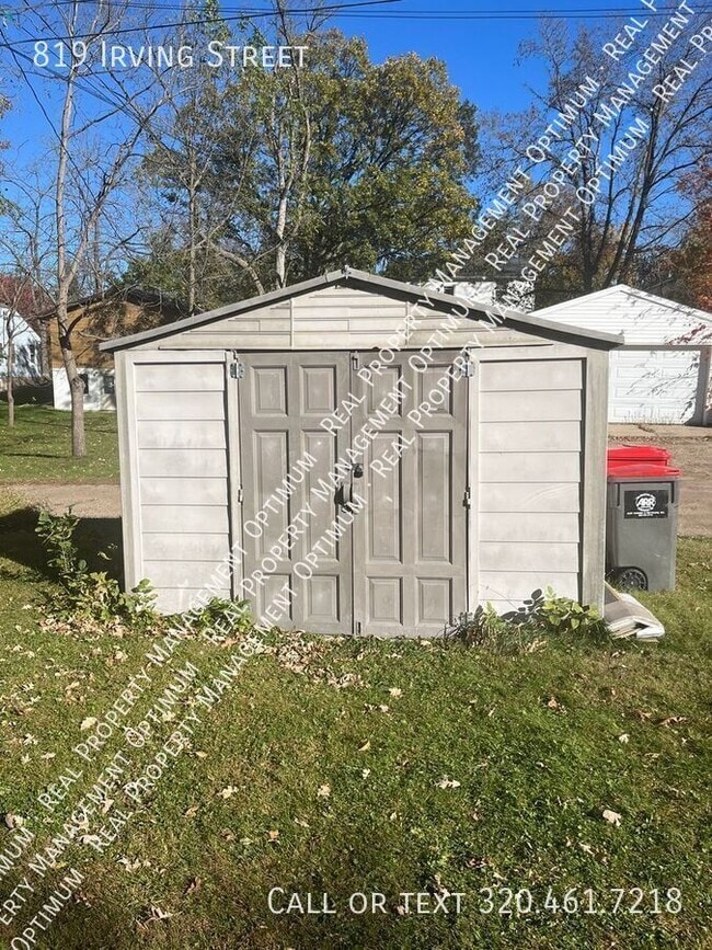 Building Photo - 819 Irving St