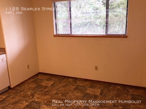 Building Photo - 1125 Searles St