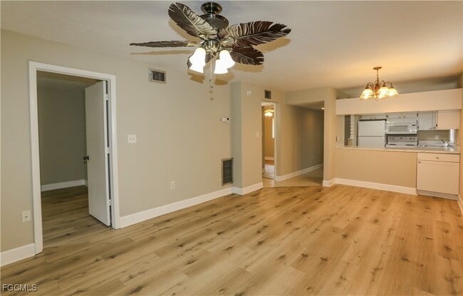 Foto del edificio - 8049 Country Rd