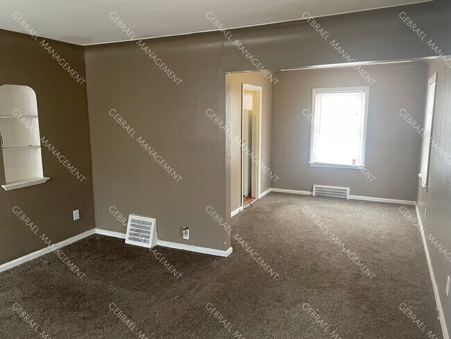Foto del edificio - 19465 Greenlawn St