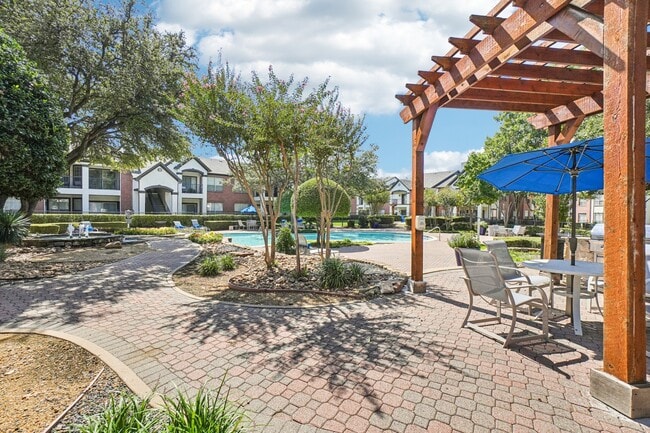 Building Photo - Carrington Park