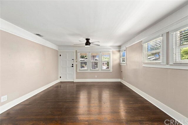 Building Photo - 226 W Whiting Ave