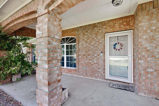 Building Photo - 920 Mason Ln