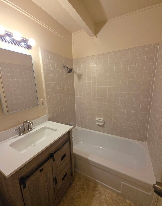 Building Photo - 71 Navajo Drive