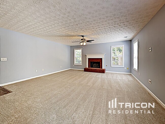 Building Photo - 648 Stonecrest Dr